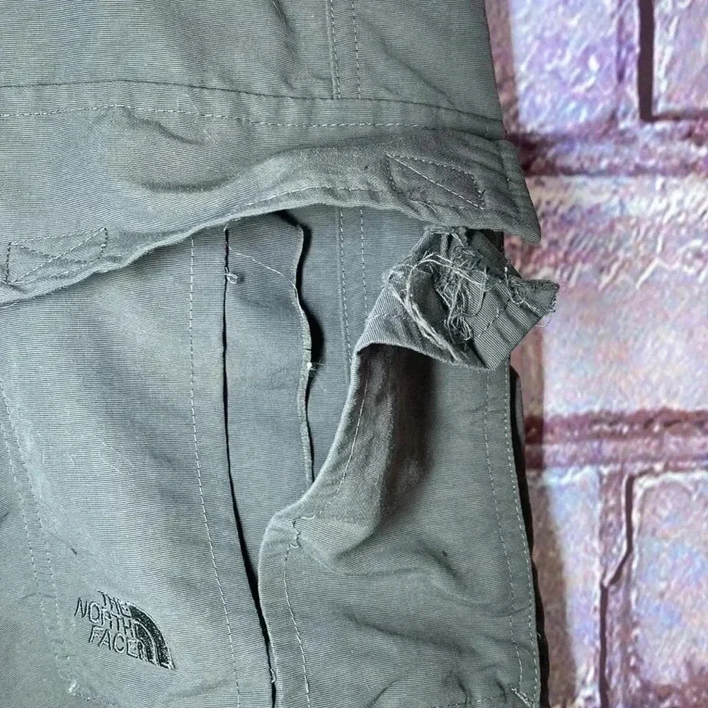 North Face Shorts Mens Large Gray Cargo Hiking Nylon Pockets Belted Outdoor Clip